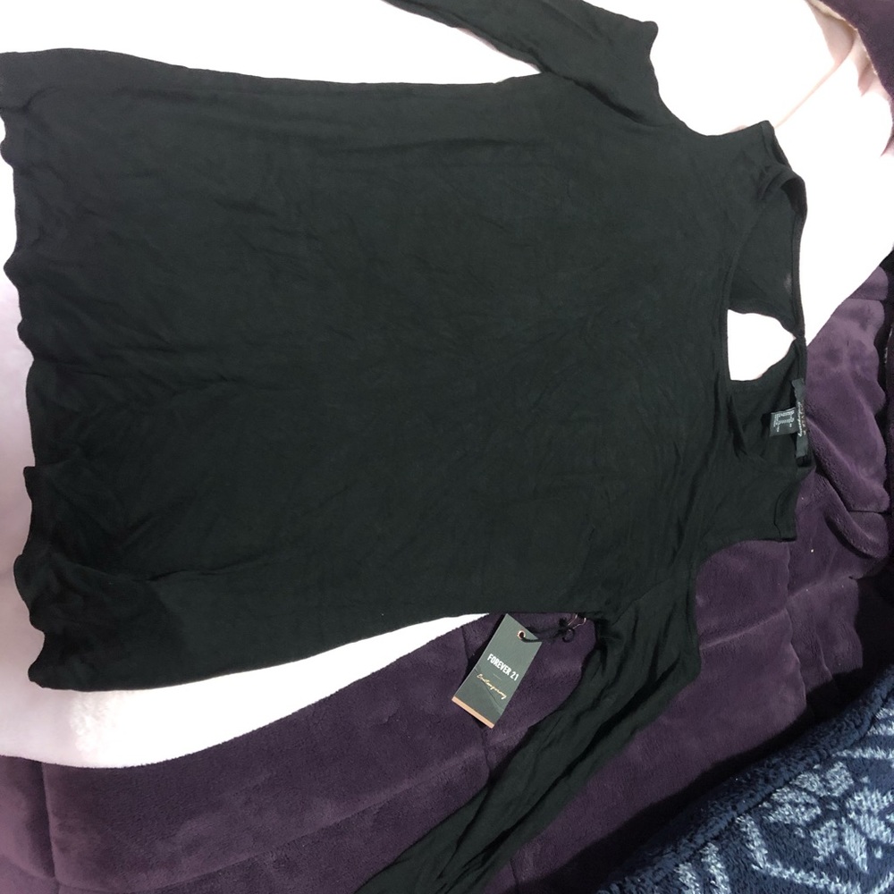 Black cold shoulder long sleeve Forever 21 NWT